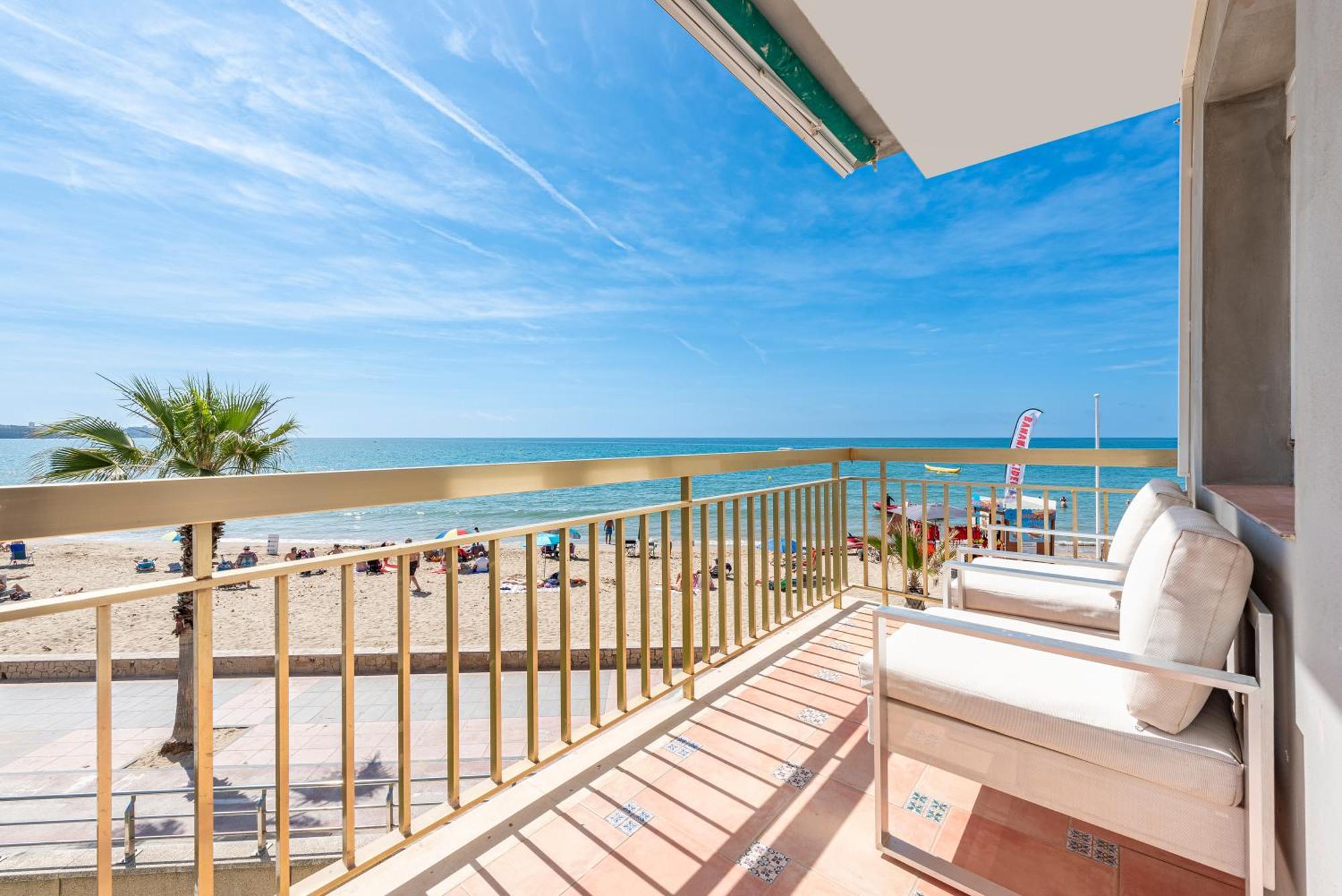 Apartamento Frente Al Mar Cambrils Esterno foto