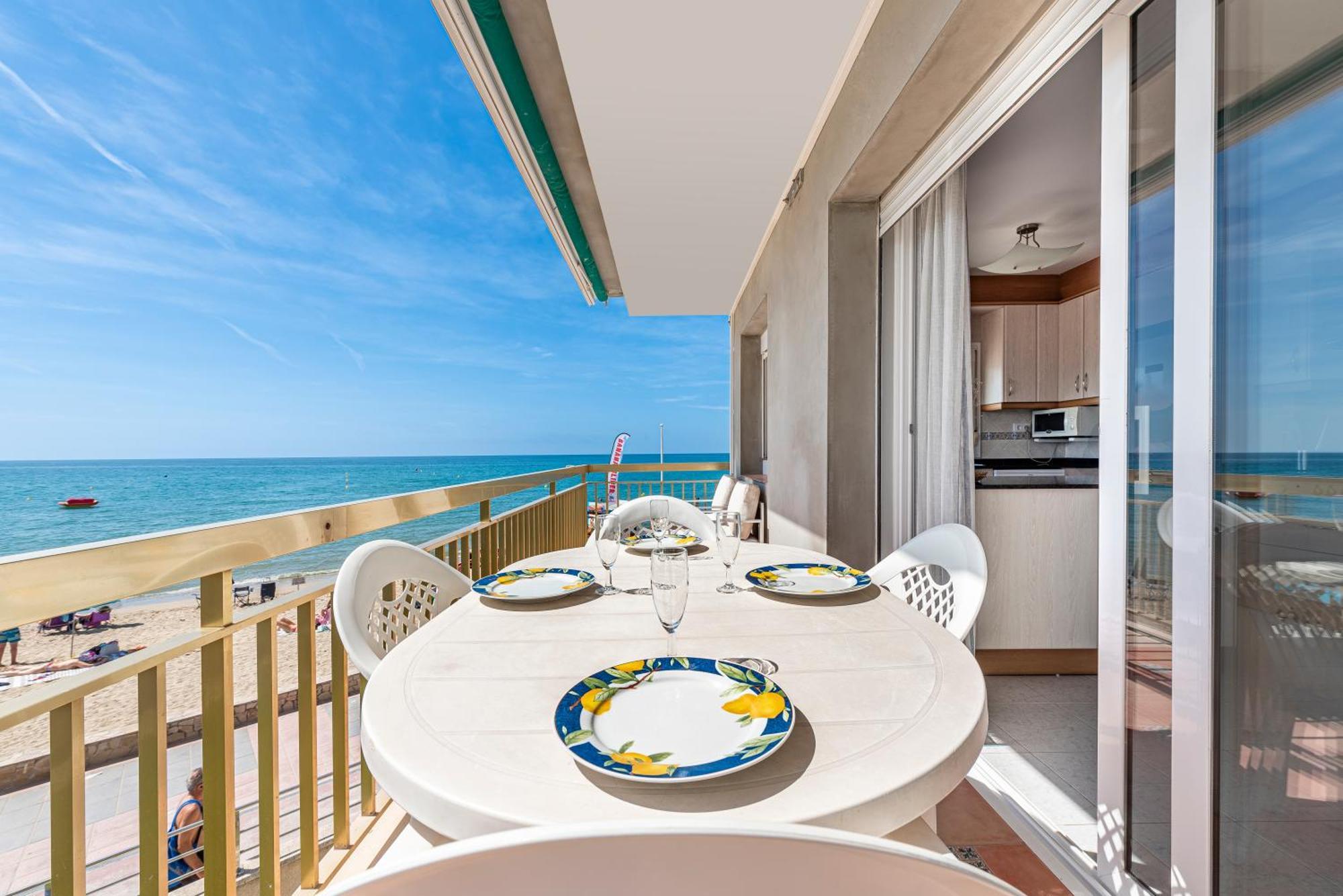 Apartamento Frente Al Mar Cambrils Esterno foto